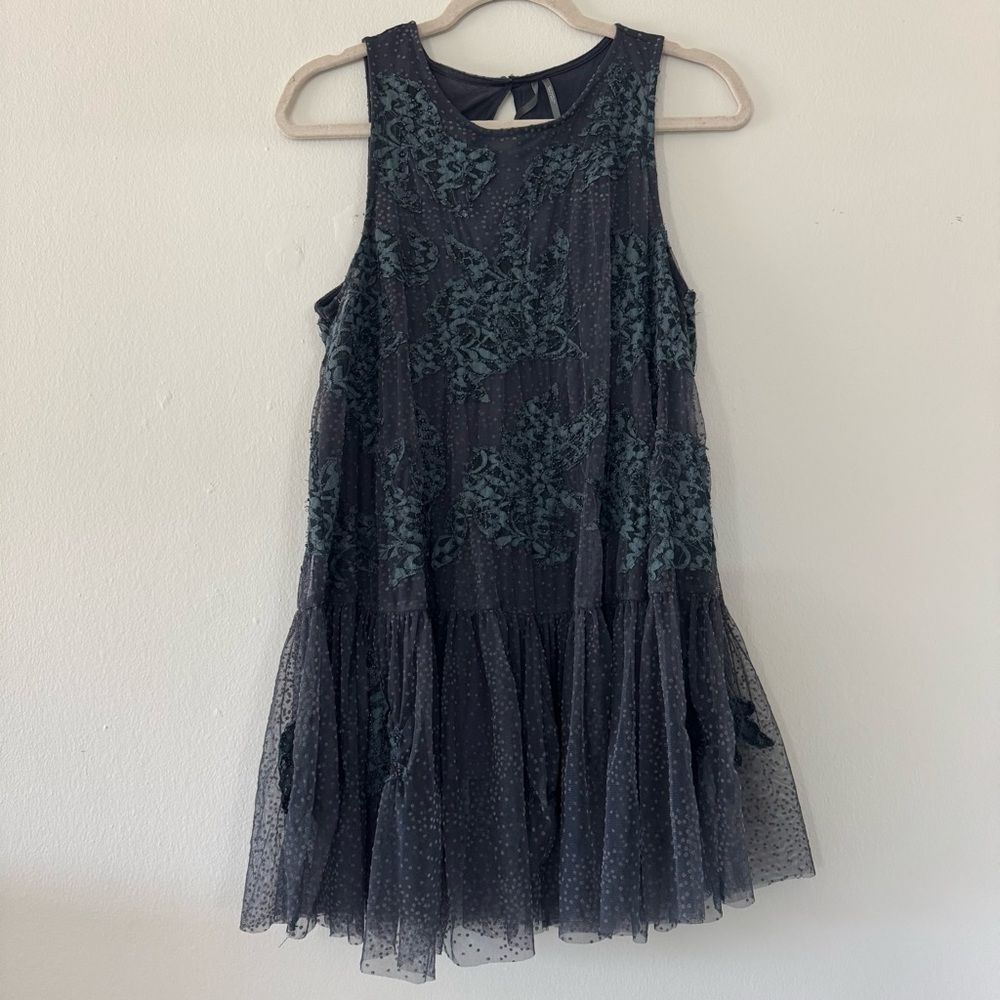Anthropologie M Applique Tunic Beaded Sleeveless Ruffle Top Blouse Balletcore